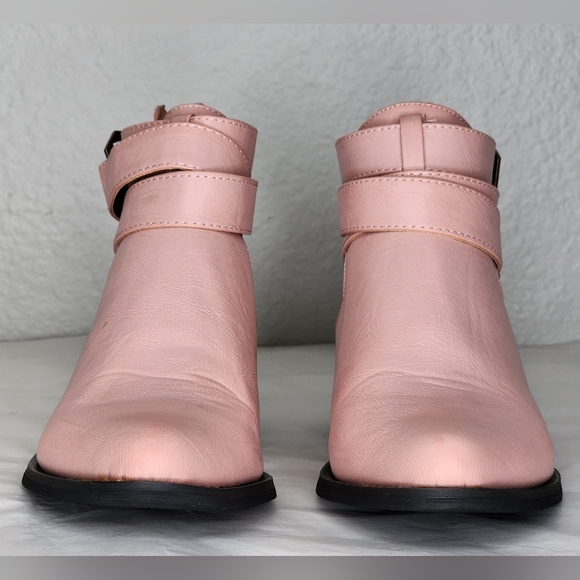 SHOE REPUBLIC LA Pink Ankle Booties. Size: 6 - Picture 3 of 9